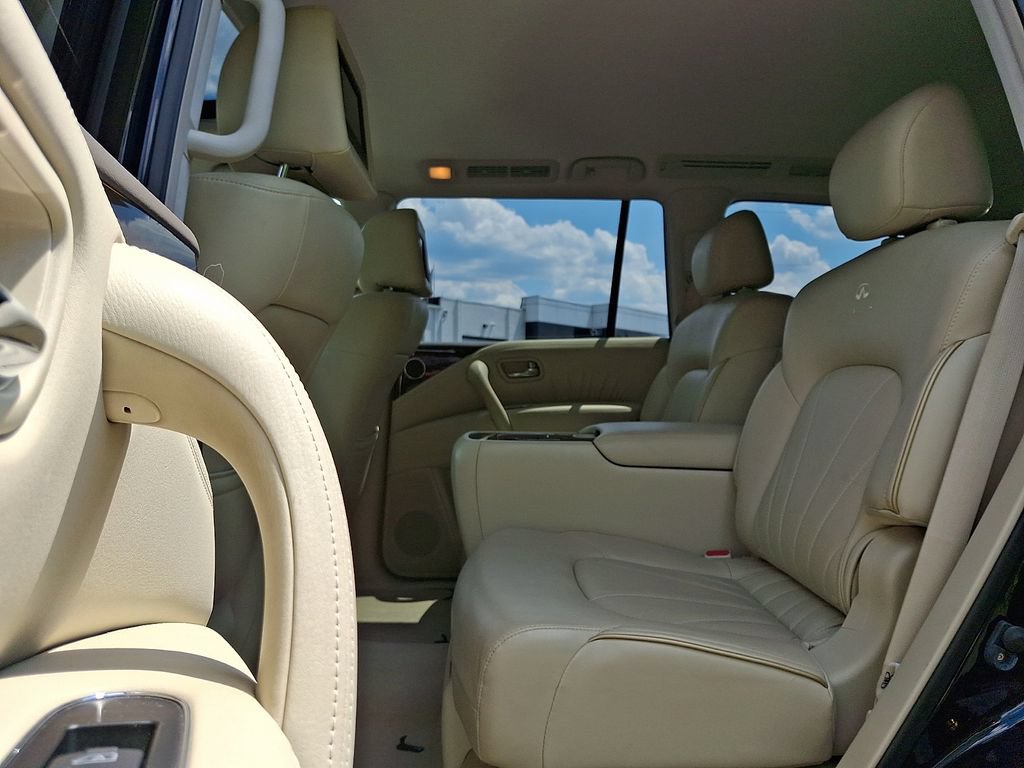 Used 2011 INFINITI QX56 4WD w/ Deluxe Touring Pkg image 11
