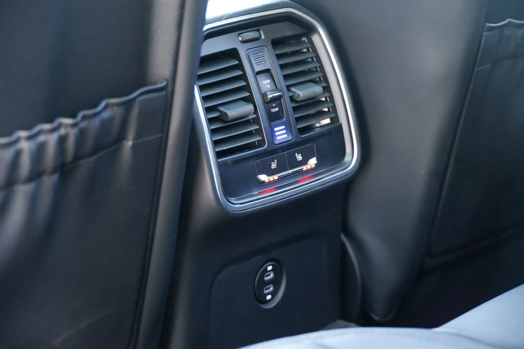 Certified 2025 Porsche Macan image 45
