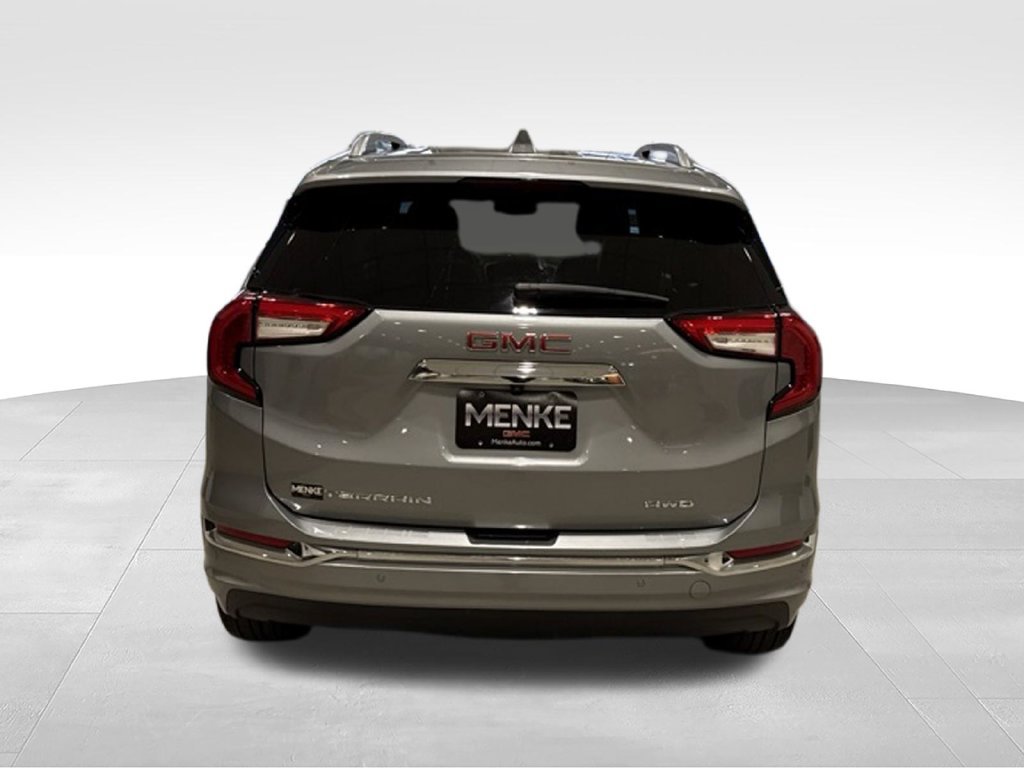 Used 2024 GMC Terrain Denali w/ Denali Premium Package AWD/4WD image 6