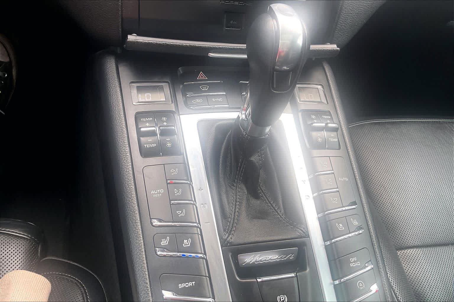 Used 2015 Porsche Macan S AWD/4WD image 34