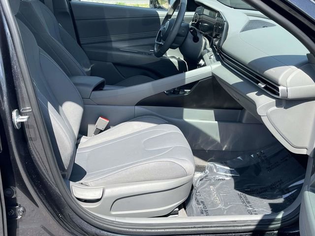 Used 2023 Hyundai Elantra SEL w/ Convenience Package FWD image 22