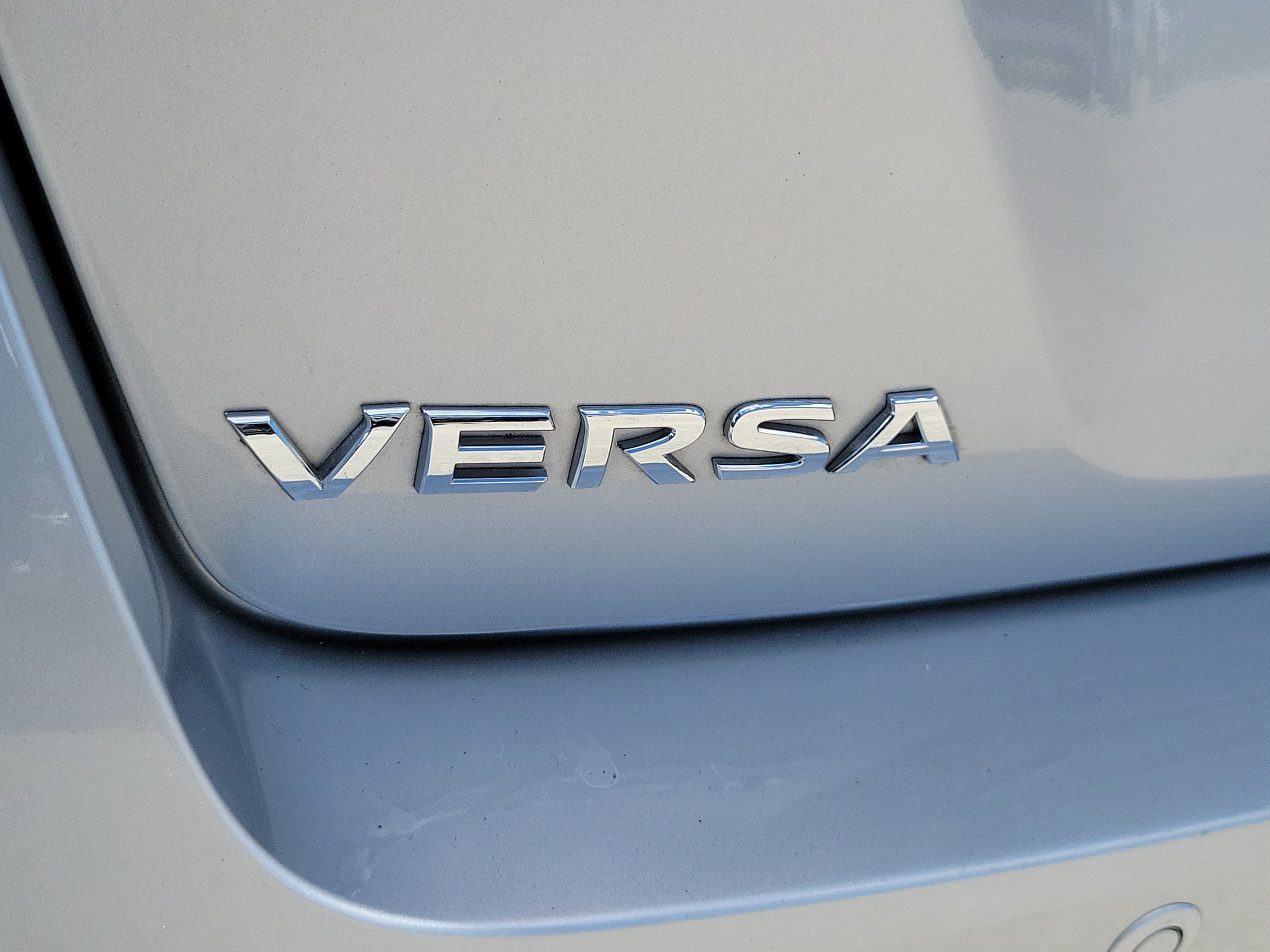 Used 2021 Nissan Versa S FWD image 29