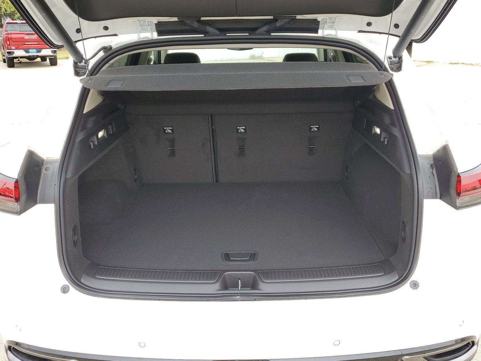 Used 2023 Buick Envision Essence w/ Sport Touring Package image 12