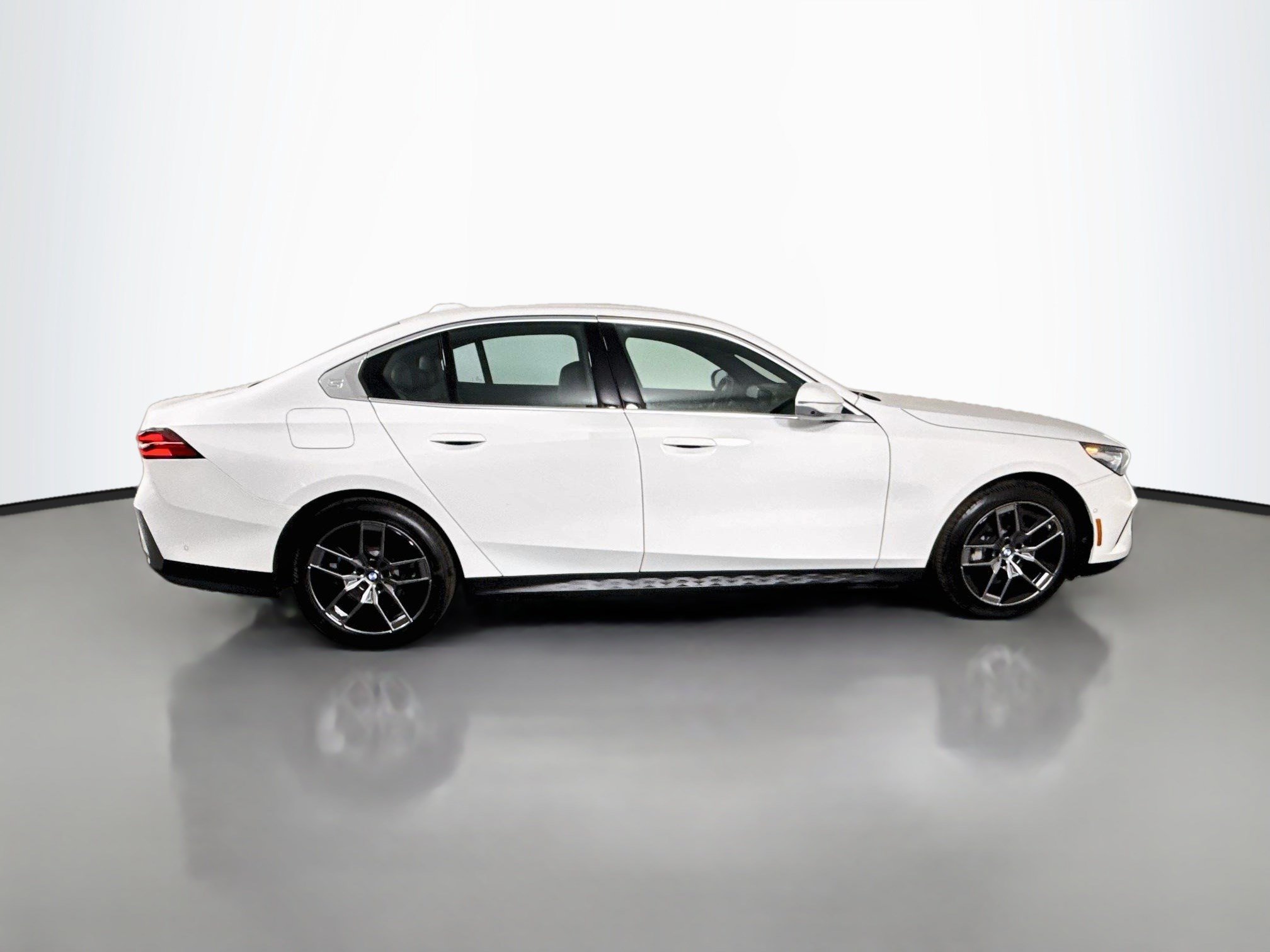 Used 2026 BMW 530i RWD image 11
