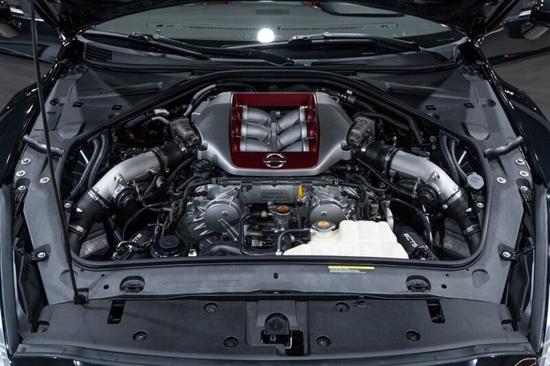 Used 2021 Nissan GT-R Premium AWD/4WD image 37