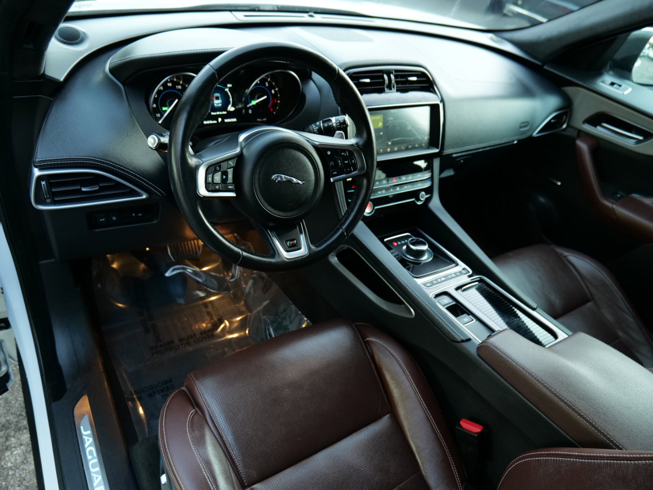 Used 2019 Jaguar F-PACE S image 13