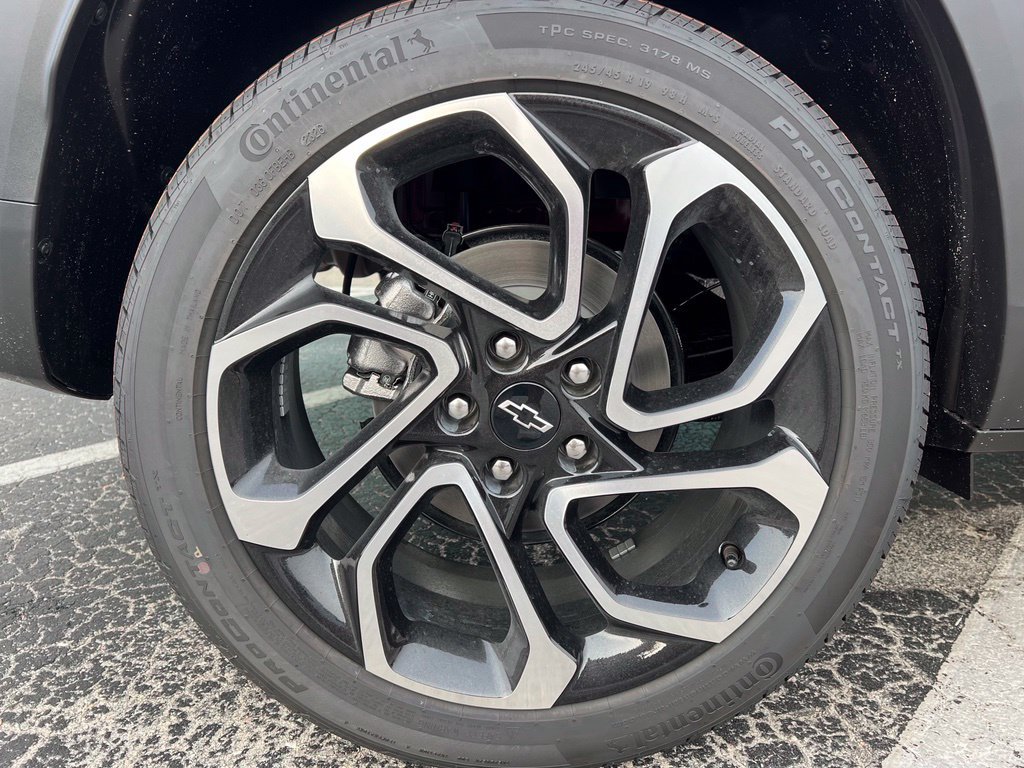 New 2026 Chevrolet Trax RS w/ Sunroof Package FWD image 28