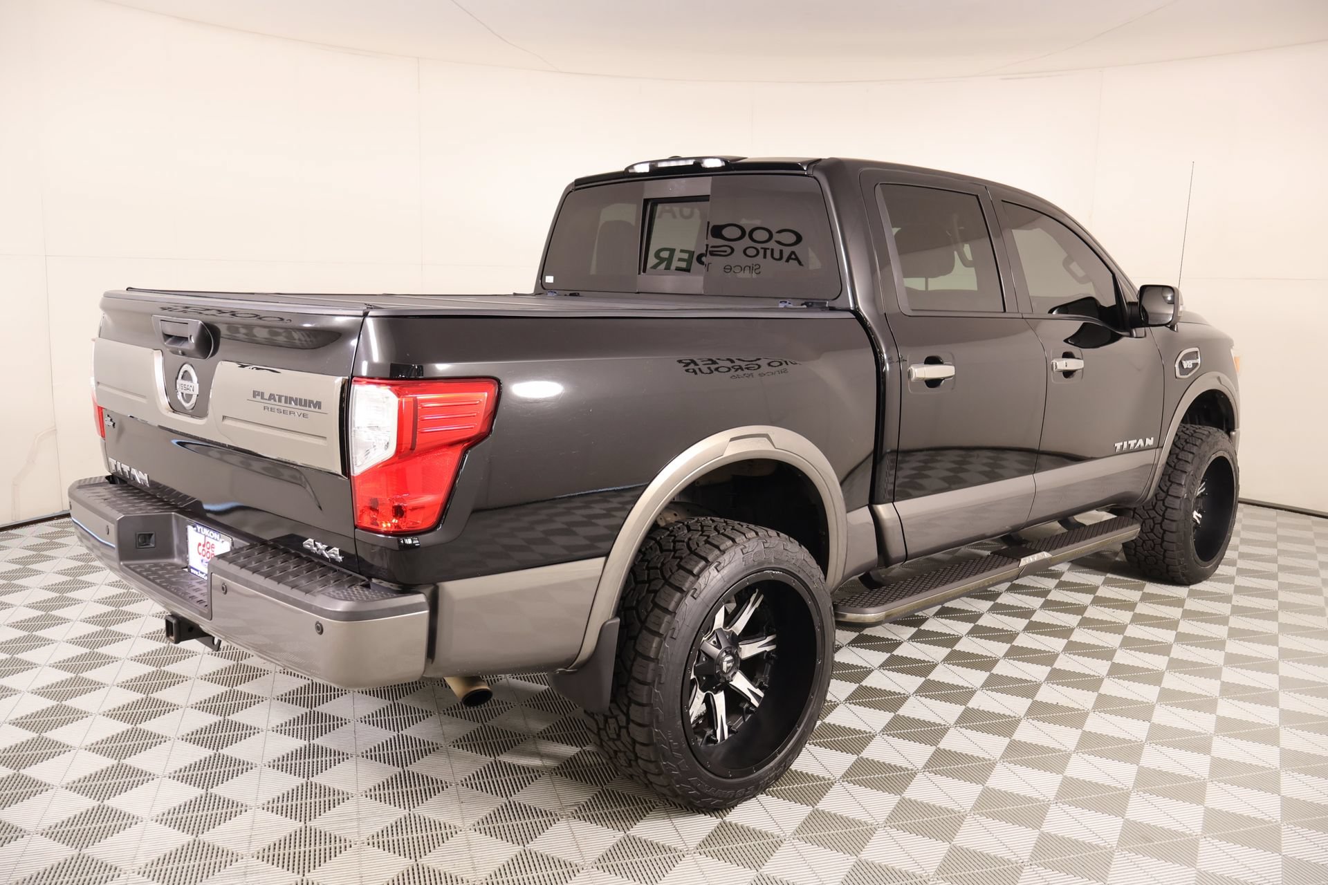 Used 2017 Nissan Titan Platinum Reserve AWD/4WD image 21