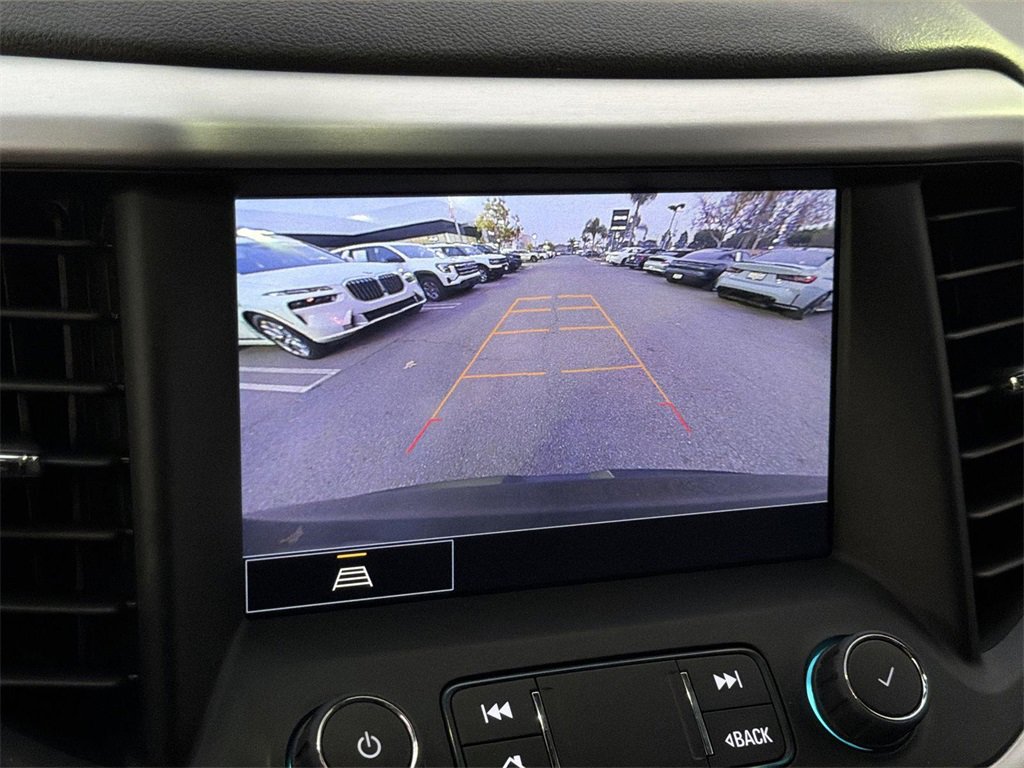 Used 2023 GMC Acadia SLT w/ Elevation Edition image 13