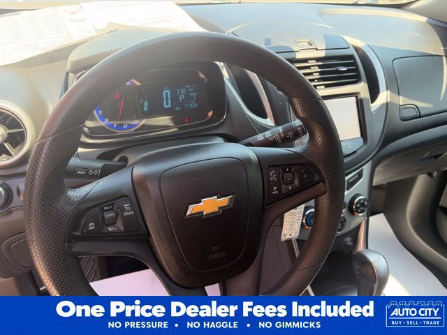 Used 2015 Chevrolet Trax LT w/ LT Sun and Sound Package FWD image 16