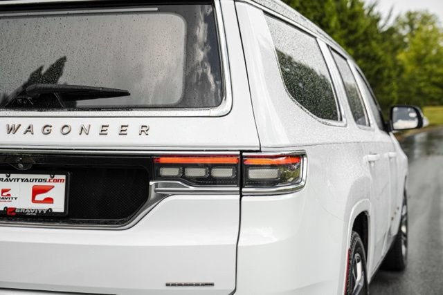 Used 2023 Jeep Grand Wagoneer Series III AWD/4WD image 18