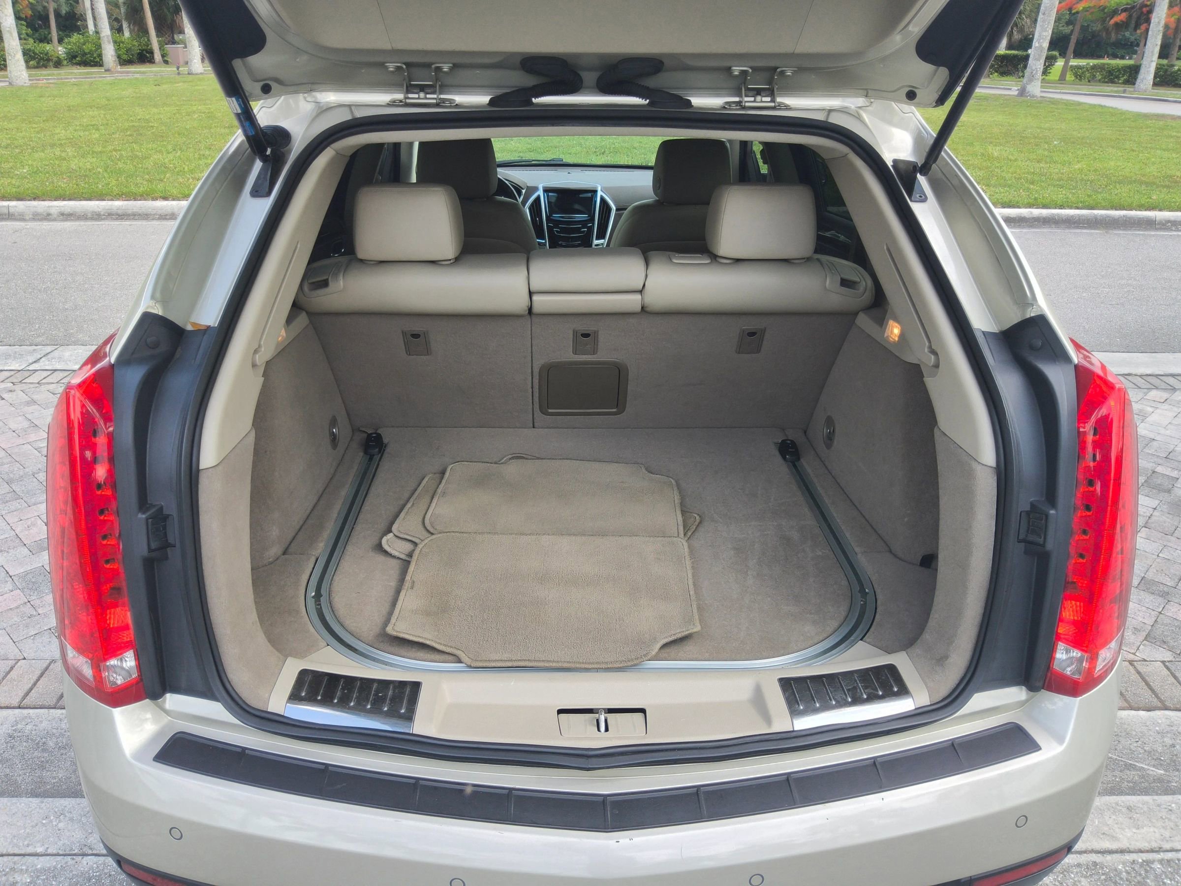 Used 2013 Cadillac SRX Luxury FWD image 50