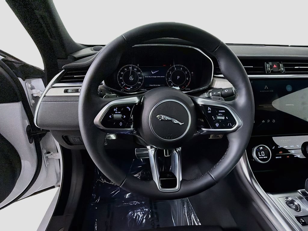 Used 2024 Jaguar XF R-Dynamic SE AWD/4WD image 11