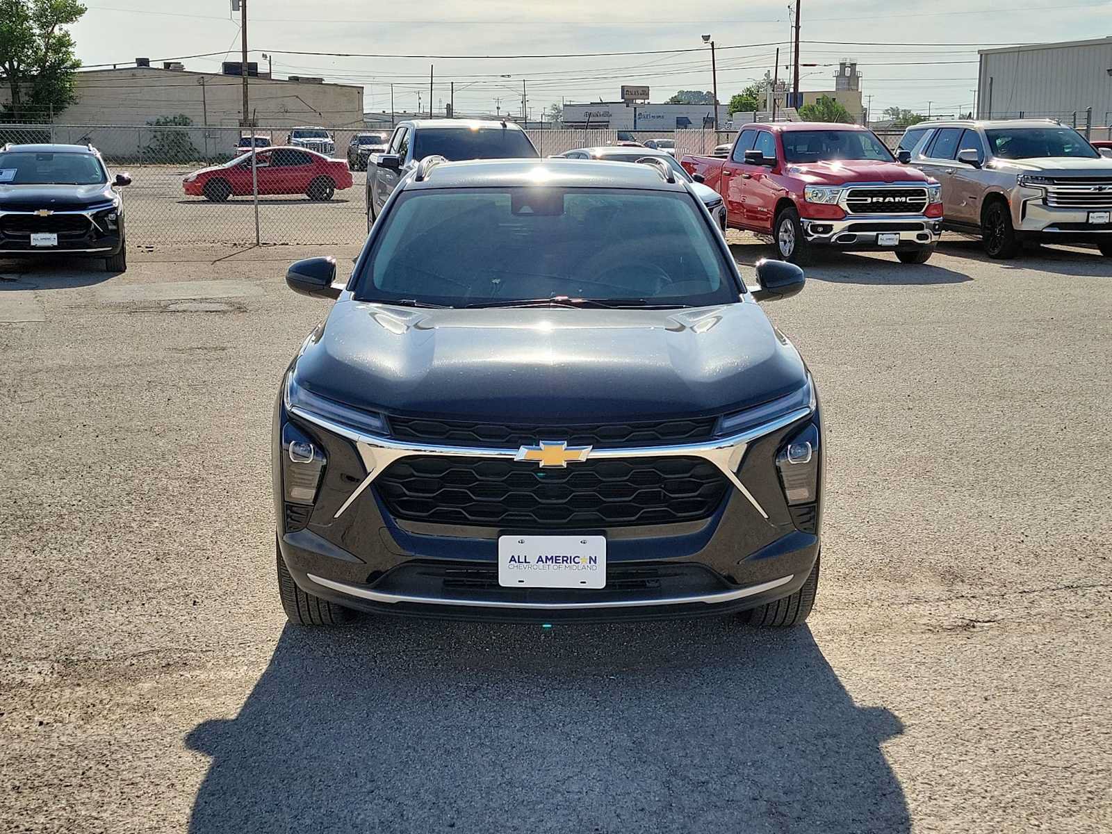 Used 2025 Chevrolet Trax LT FWD image 3
