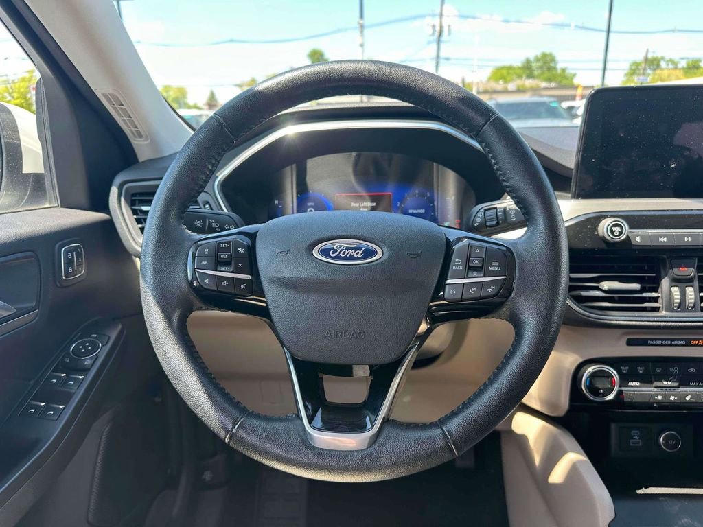 Used 2021 Ford Escape Titanium AWD/4WD image 13