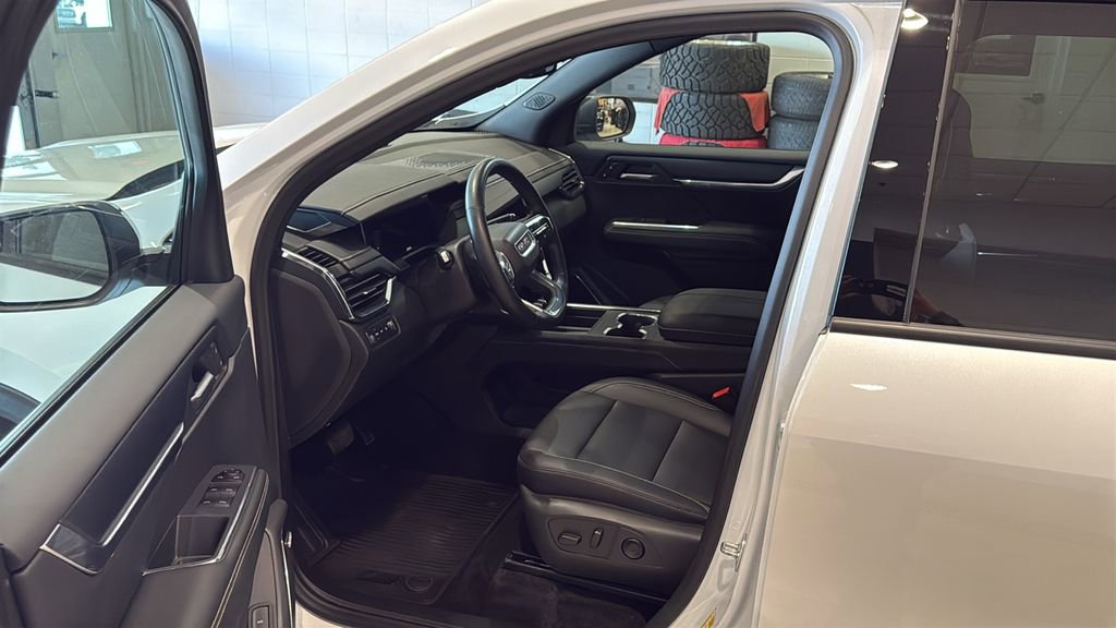 Used 2025 GMC Acadia Elevation w/ Elevation Premium Package image 22