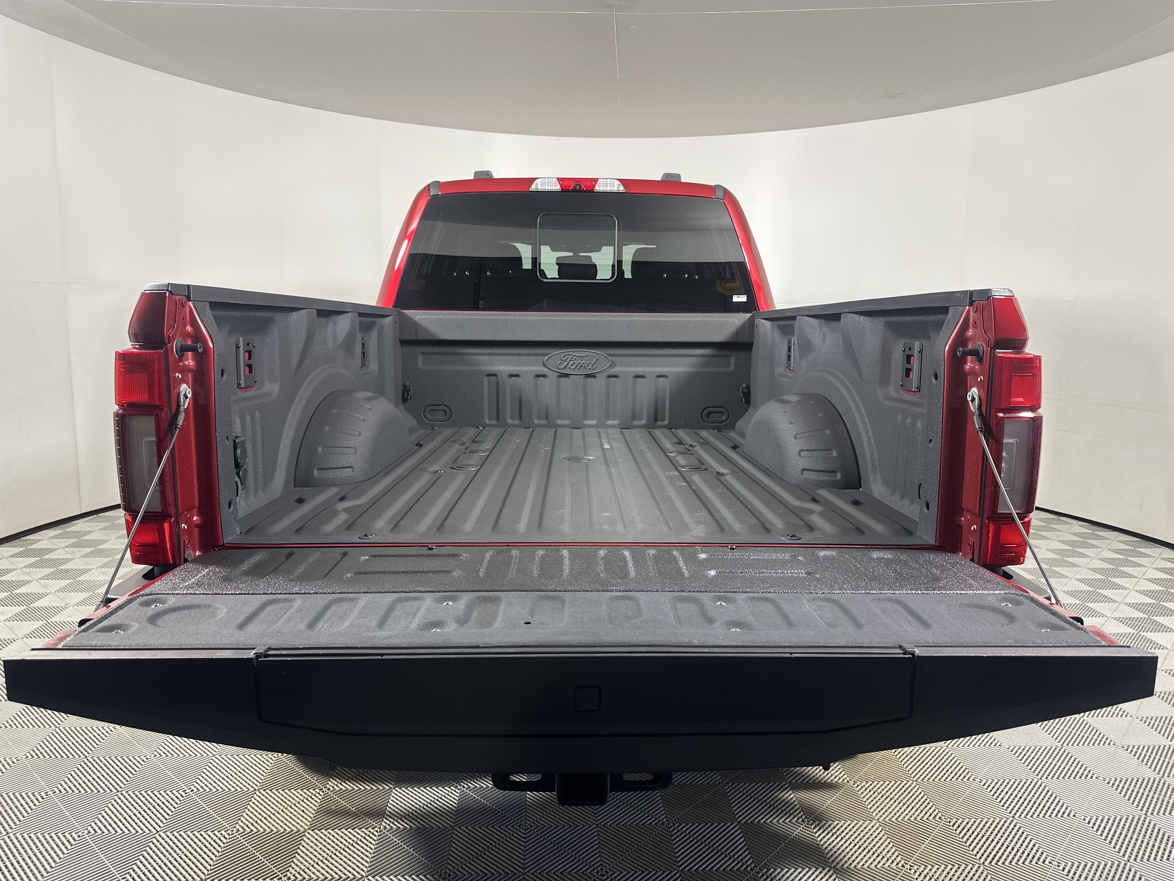 Used 2020 Ford F350 King Ranch w/ King Ranch Ultimate Package AWD/4WD image 26