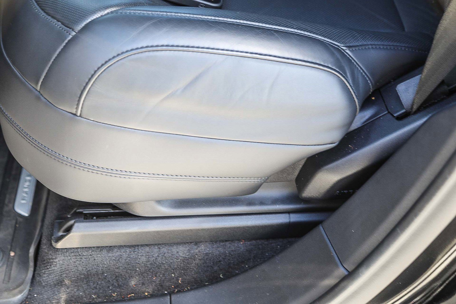 Used 2024 Land Rover Range Rover Sport Dynamic SE image 19