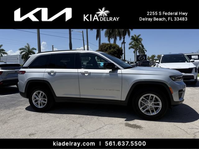 Used 2025 Jeep Grand Cherokee Laredo X w/ Luxury Tech Group I RWD image 1