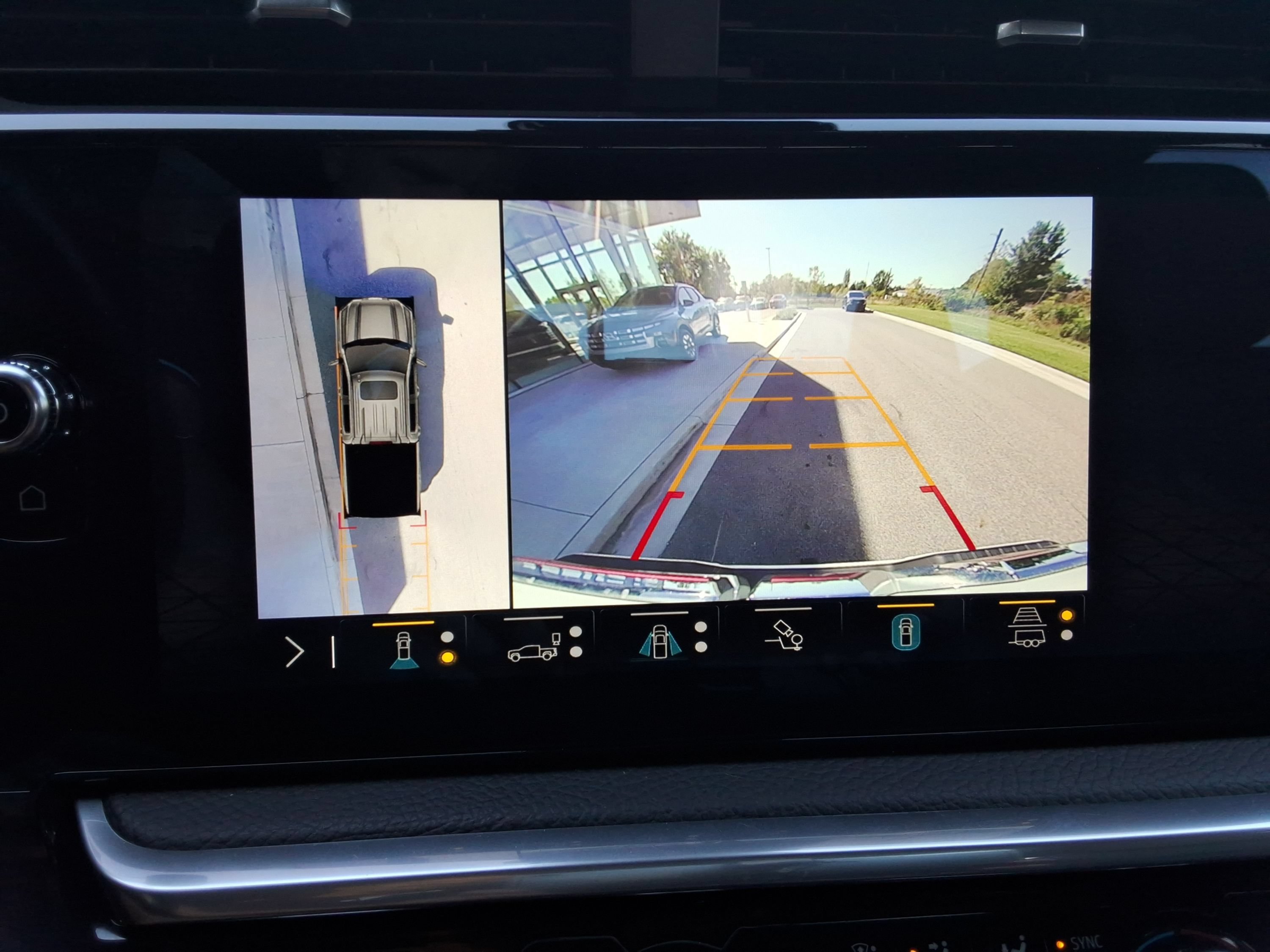 Used 2023 GMC Sierra 1500 Denali w/ Technology Package AWD/4WD image 36