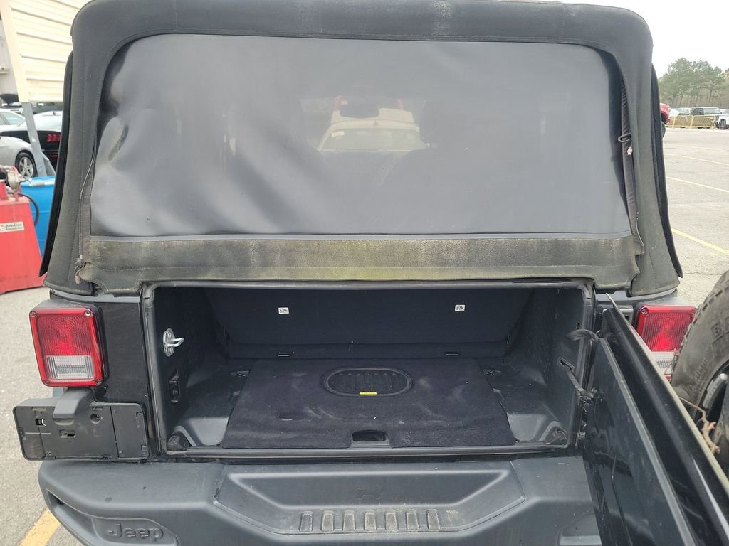 Used 2016 Jeep Wrangler Rubicon image 10