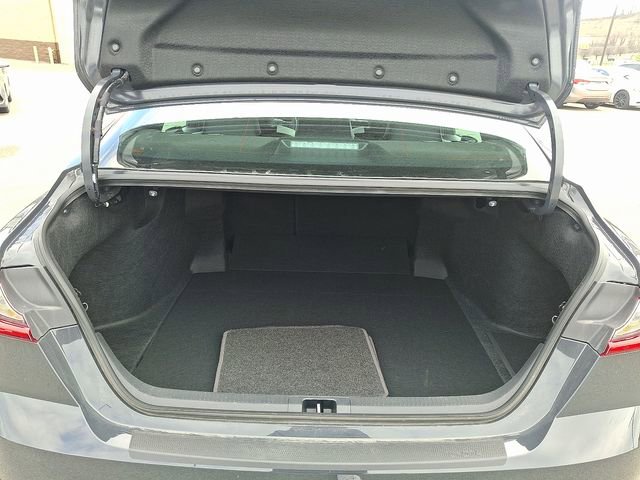 Used 2025 Toyota Camry SE image 27