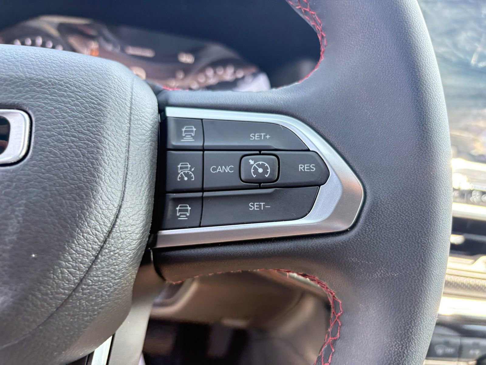 Used 2024 Jeep Compass Trailhawk image 19