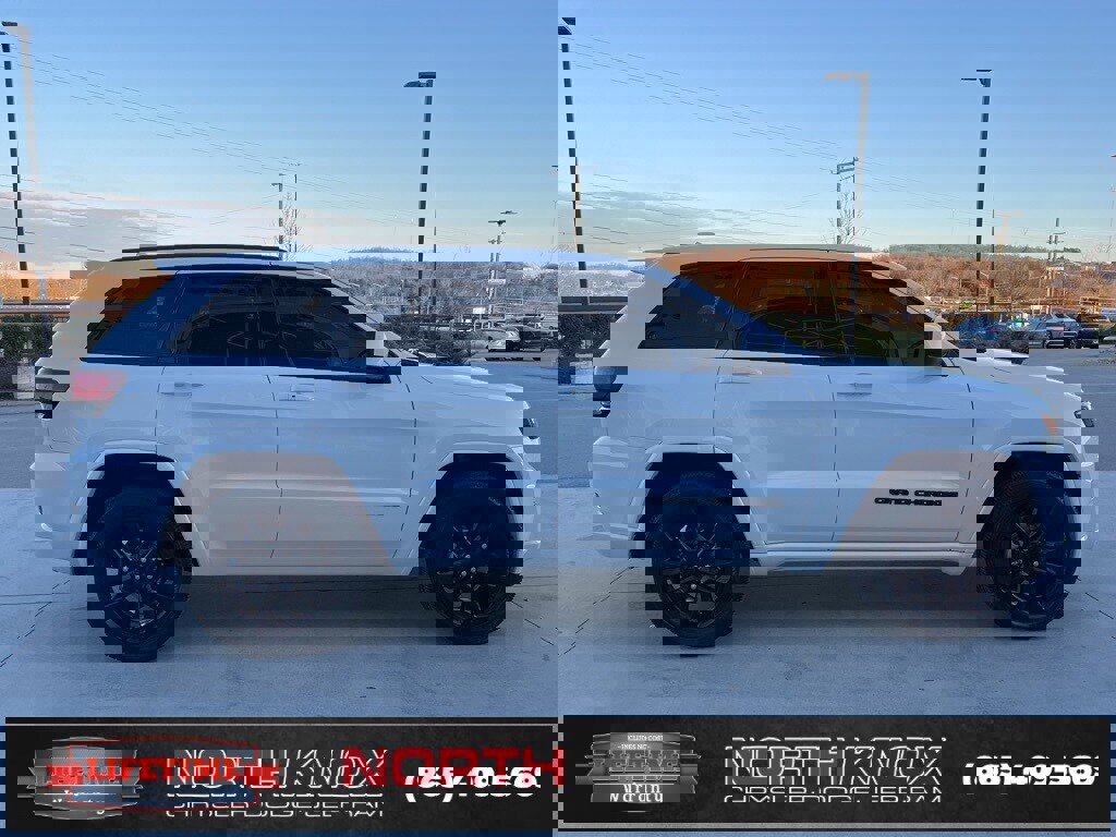 Used 2021 Jeep Grand Cherokee Laredo X image 22