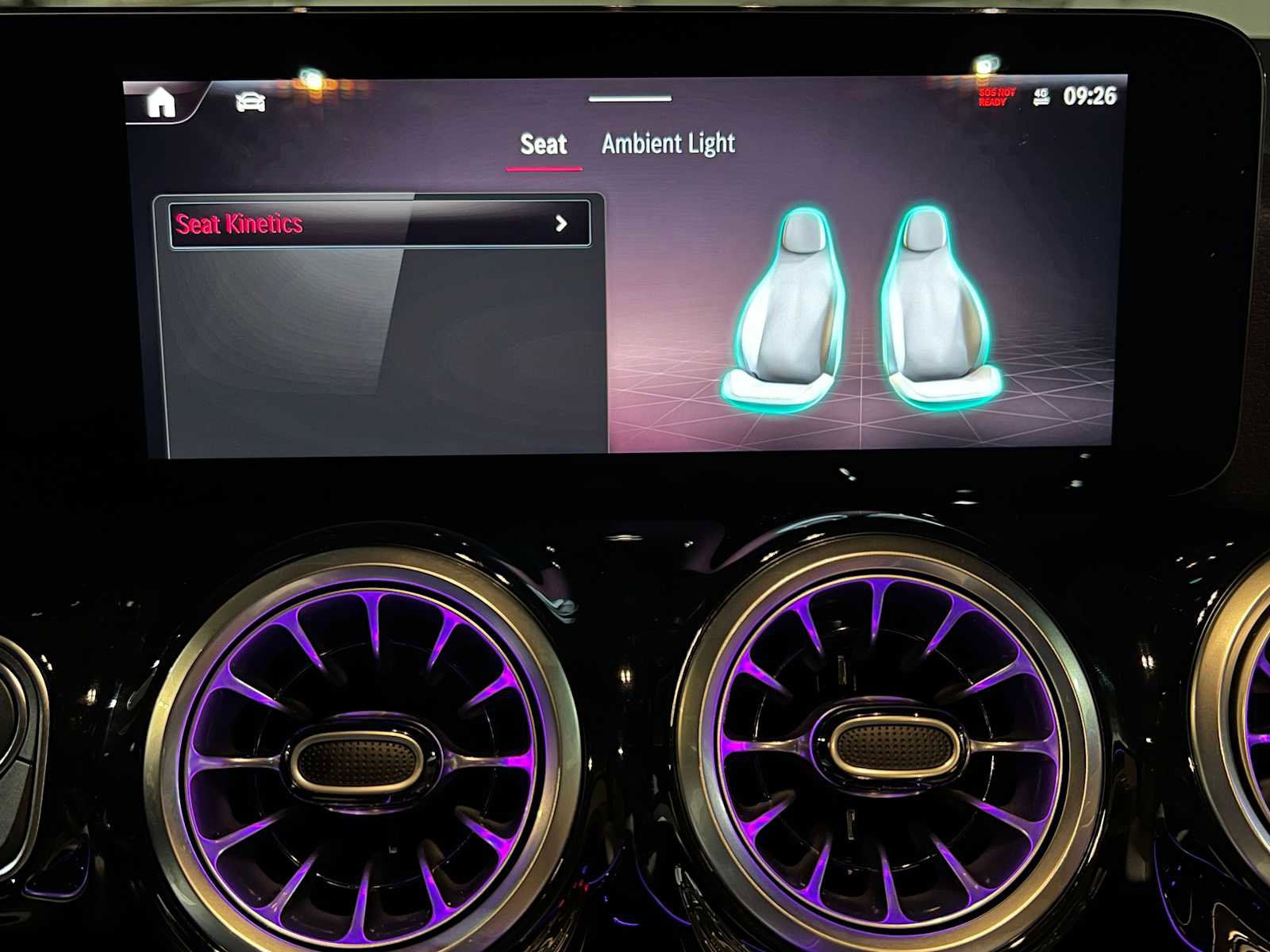 Used 2025 Mercedes-Benz GLA 250 4MATIC image 35