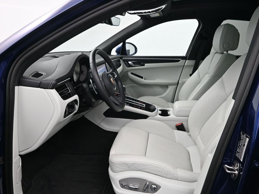 Certified 2023 Porsche Macan GTS image 4