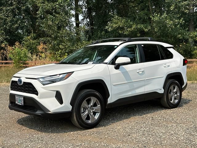 Used 2023 Toyota RAV4 LE AWD/4WD image 4