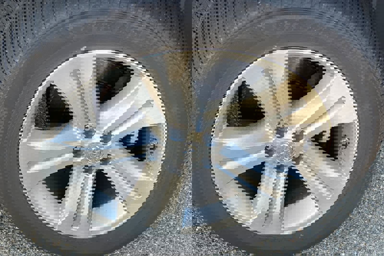 Used 2013 Toyota Highlander Limited image 12