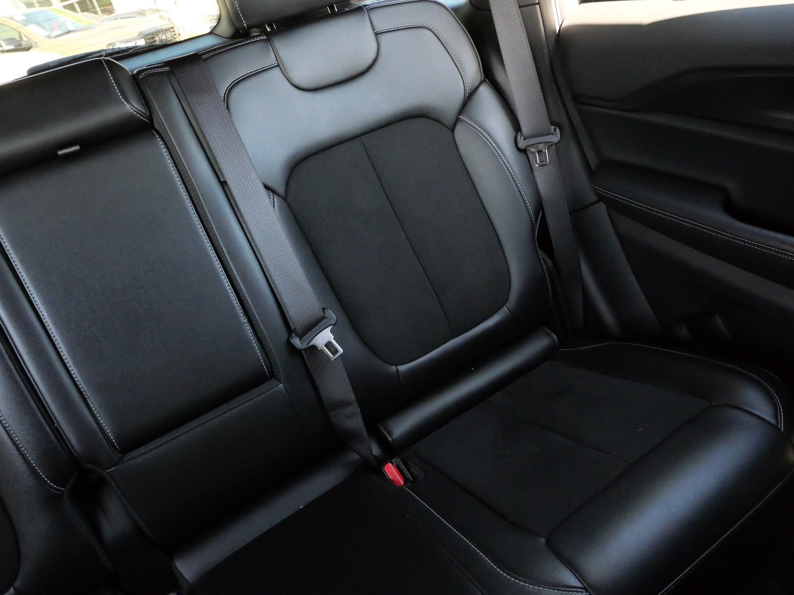 Used 2025 Jeep Grand Cherokee Altitude AWD/4WD image 14