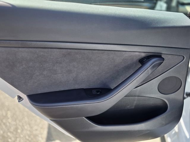 Used 2023 Tesla Model 3 Standard Range image 17