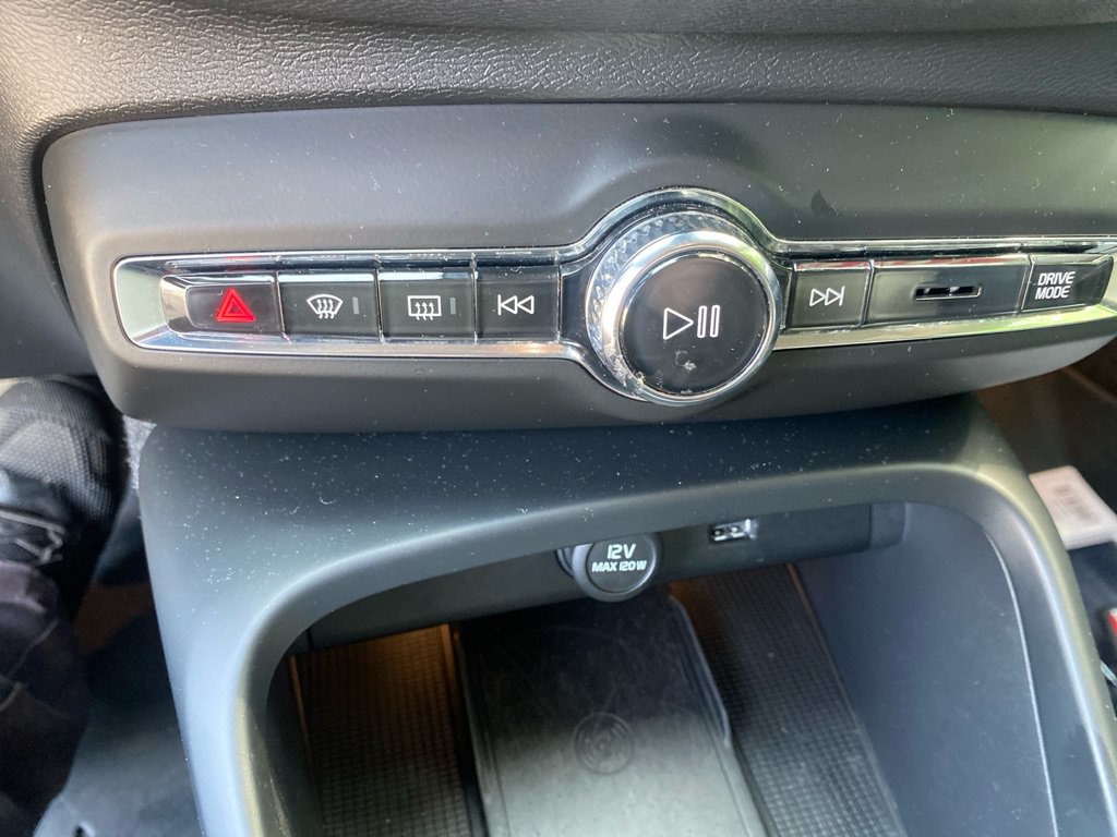 Used 2019 Volvo XC40 T5 Momentum AWD/4WD image 17