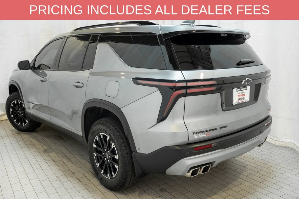Used 2025 Chevrolet Traverse Z71 w/ Enhanced Driving Package AWD/4WD image 4