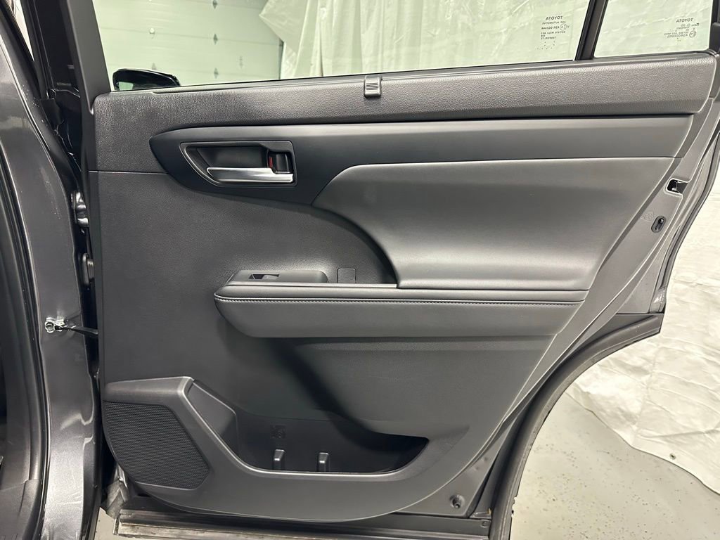 Used 2025 Toyota Highlander XSE image 54