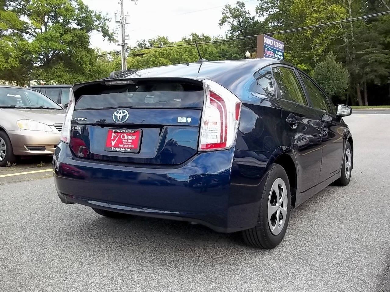 Used 2014 Toyota Prius Three FWD image 4