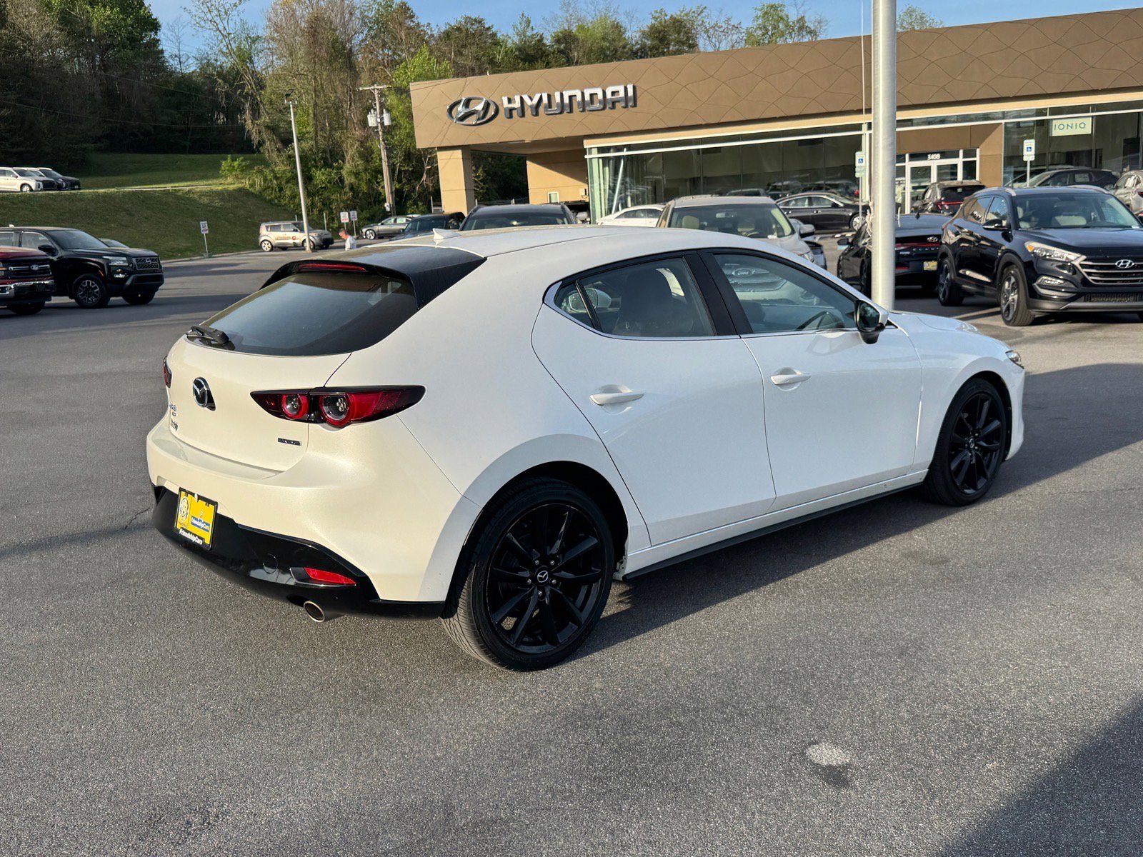 Used 2019 MAZDA MAZDA3 AWD Hatchback w/ Premium Pkg image 3