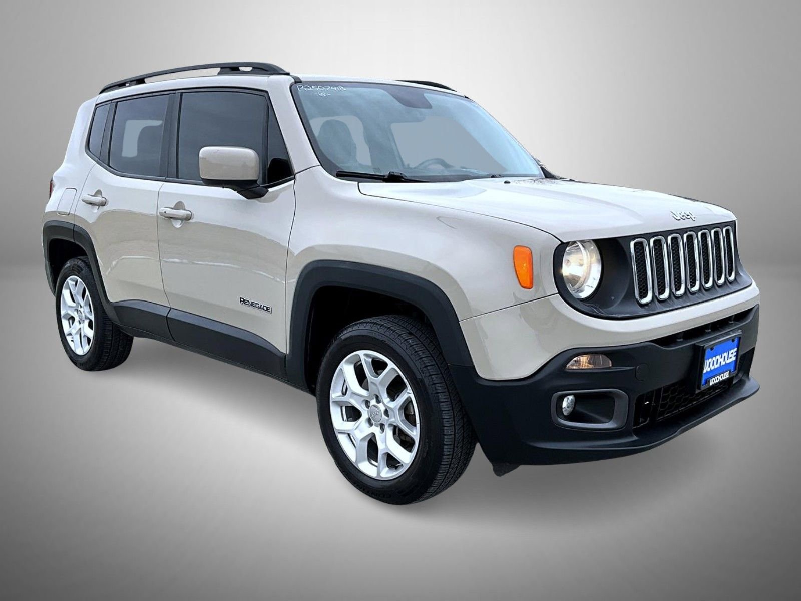 Used 2016 Jeep Renegade Latitude image 3