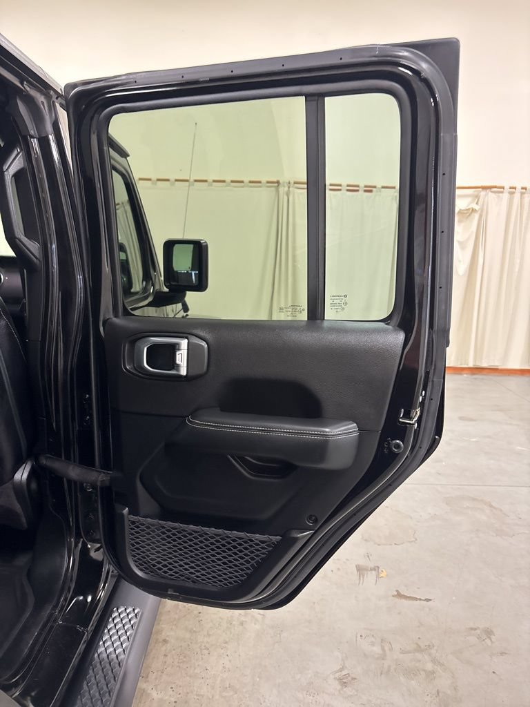Used 2020 Jeep Gladiator Overland AWD/4WD image 36