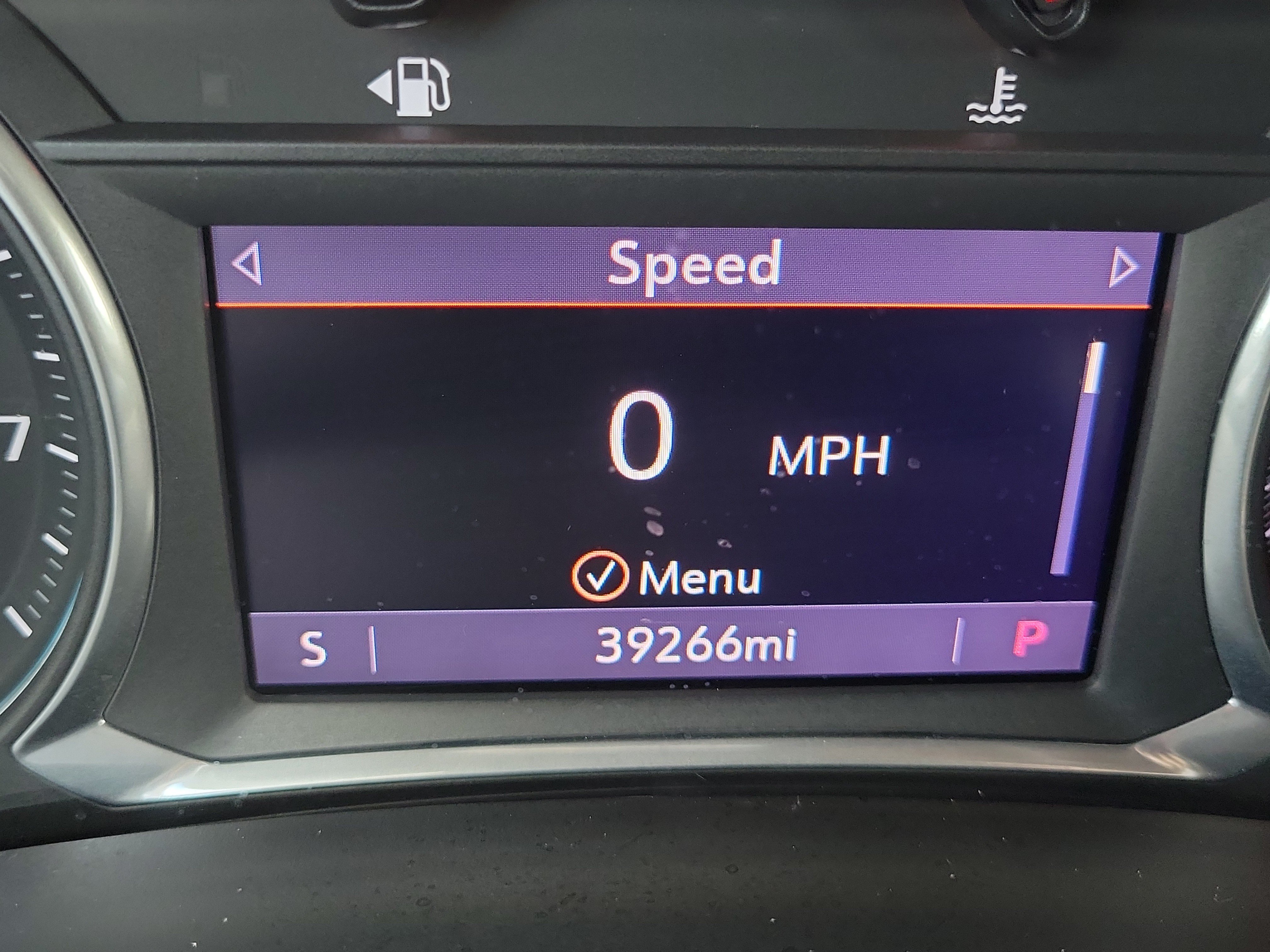 Used 2022 Chevrolet Equinox RS w/ Infotainment Package FWD image 24