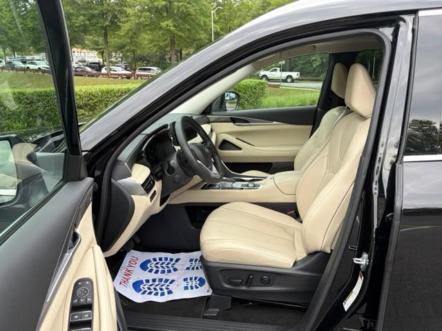 Used 2023 INFINITI QX60 Luxe w/ Cargo Package AWD/4WD image 16