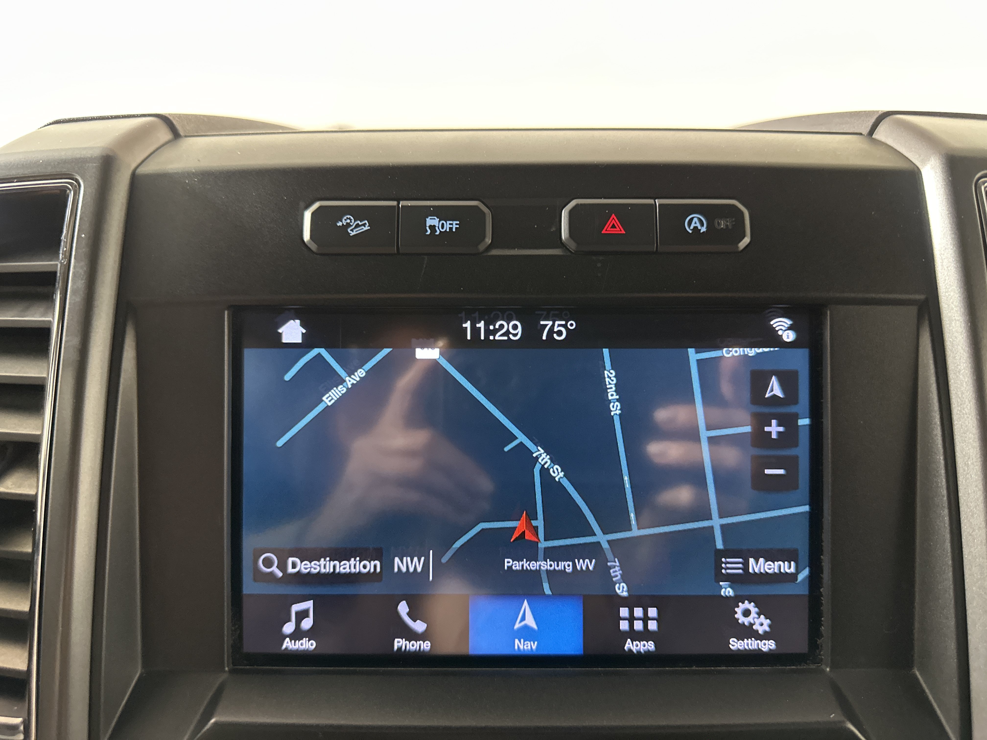 Used 2018 Ford F150 XLT w/ Equipment Group 302A Luxury AWD/4WD image 16