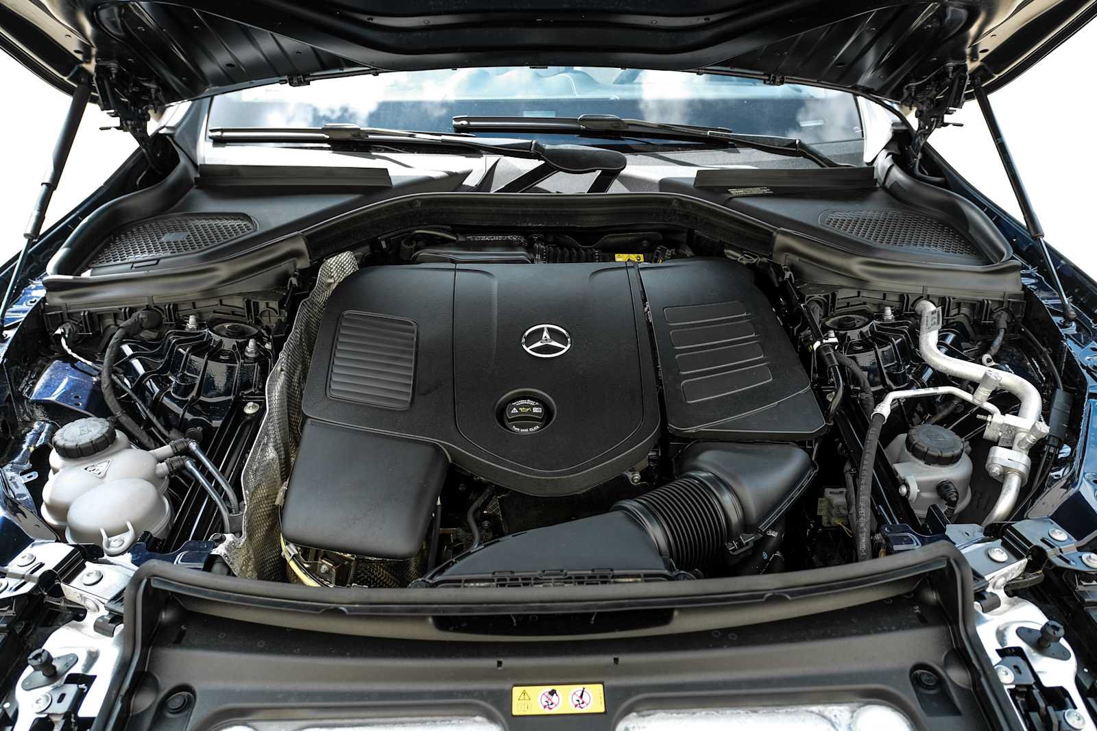 Used 2024 Mercedes-Benz GLC 300 4MATIC image 48