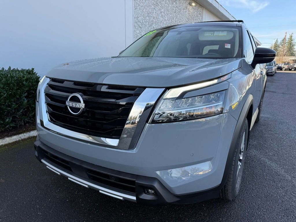 Certified 2023 Nissan Pathfinder SL image 3