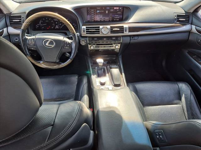Used 2015 Lexus LS 460 w/ Comfort Package RWD image 18