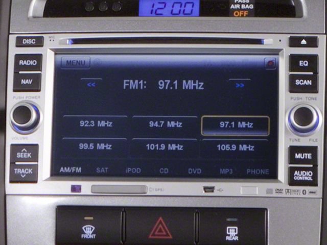 Used 2011 Hyundai Santa Fe Limited FWD image 16