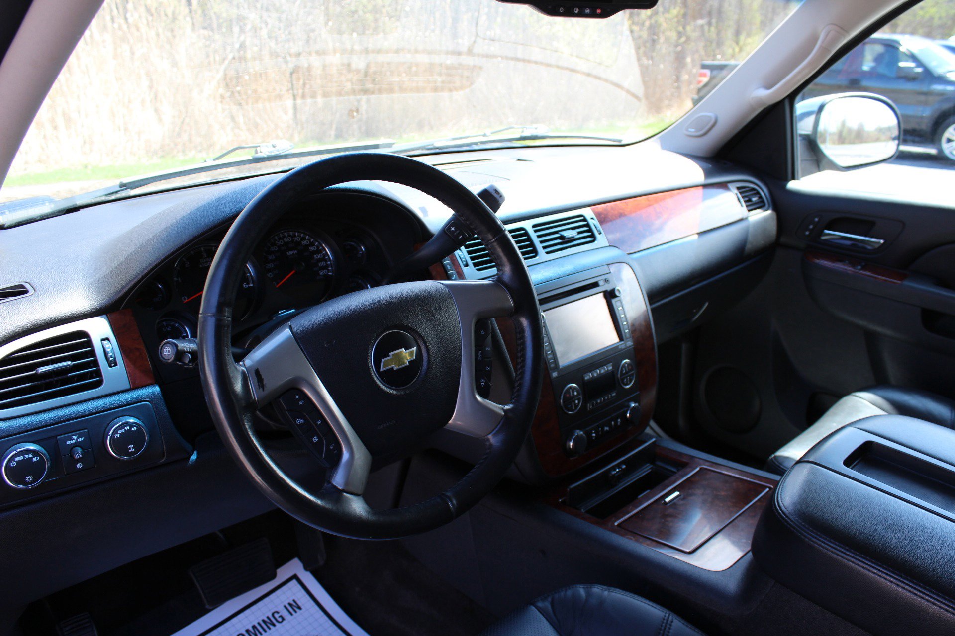 Used 2014 Chevrolet Tahoe LTZ AWD/4WD image 19