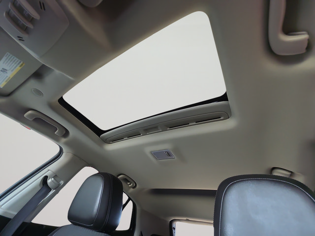Used 2019 Buick Encore Sport Touring AWD/4WD image 23